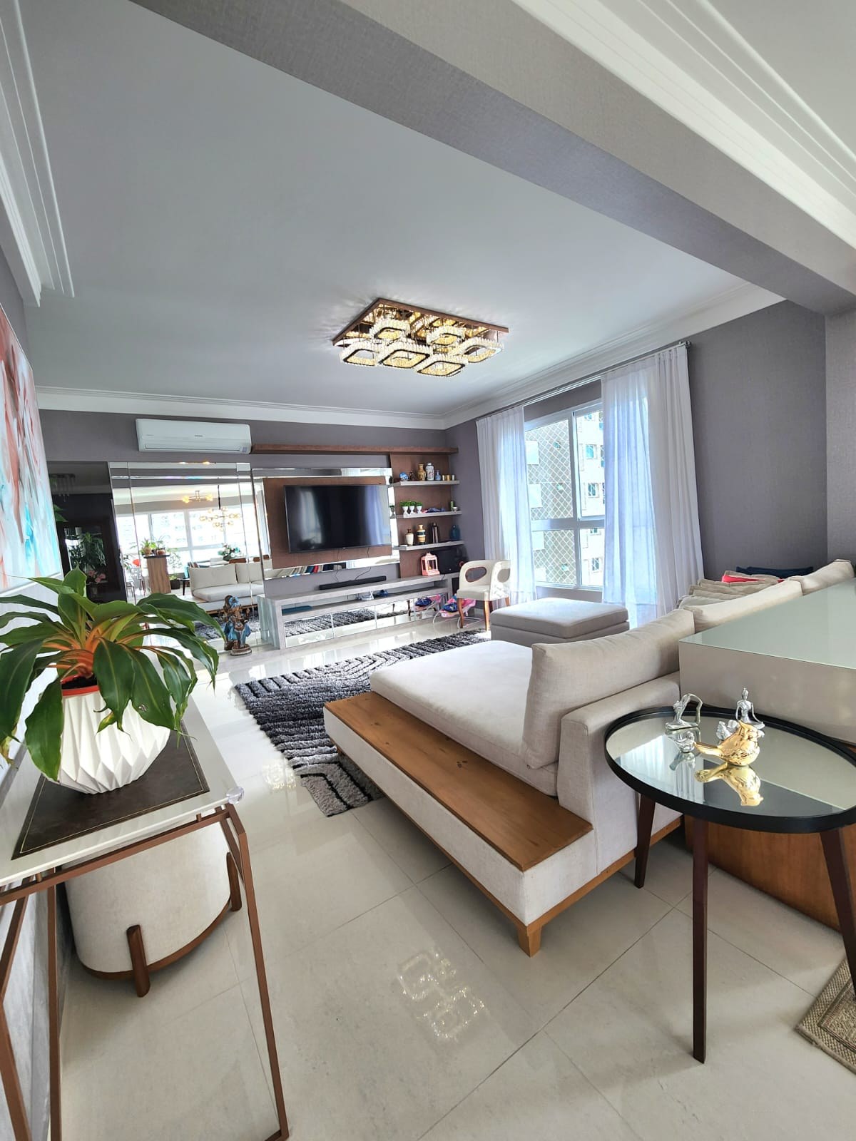 Central Tower - Apartamento 4 quartos Meia Praia Itapema