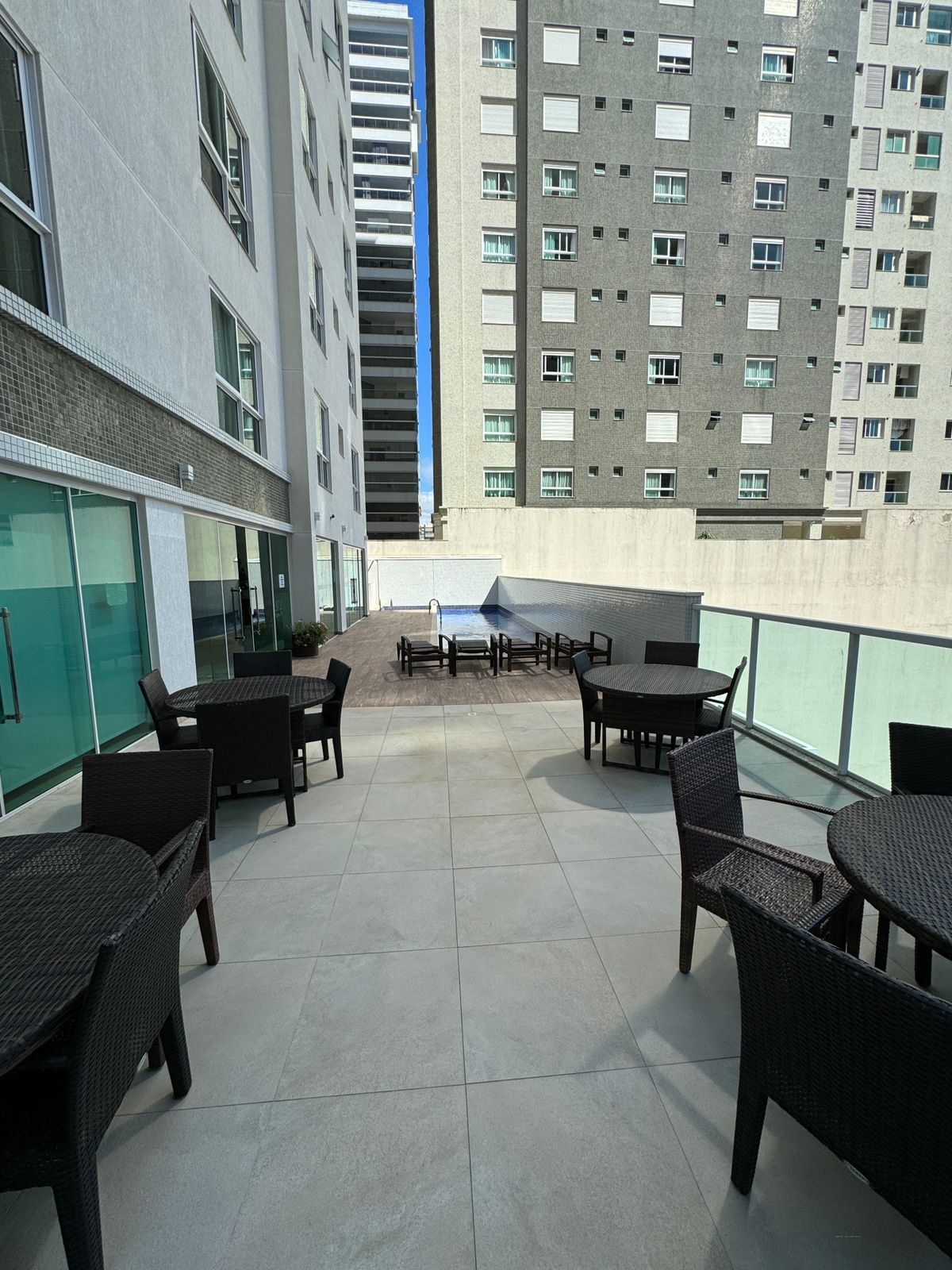 Central Tower - Apartamento 4 quartos Meia Praia Itapema