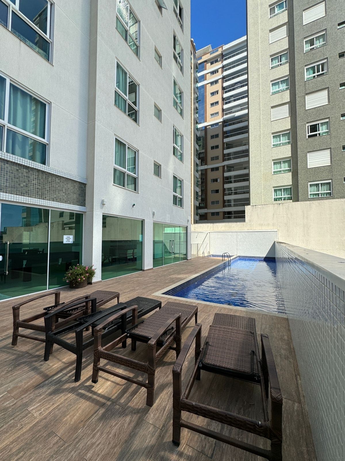 Central Tower - Apartamento 4 quartos Meia Praia Itapema