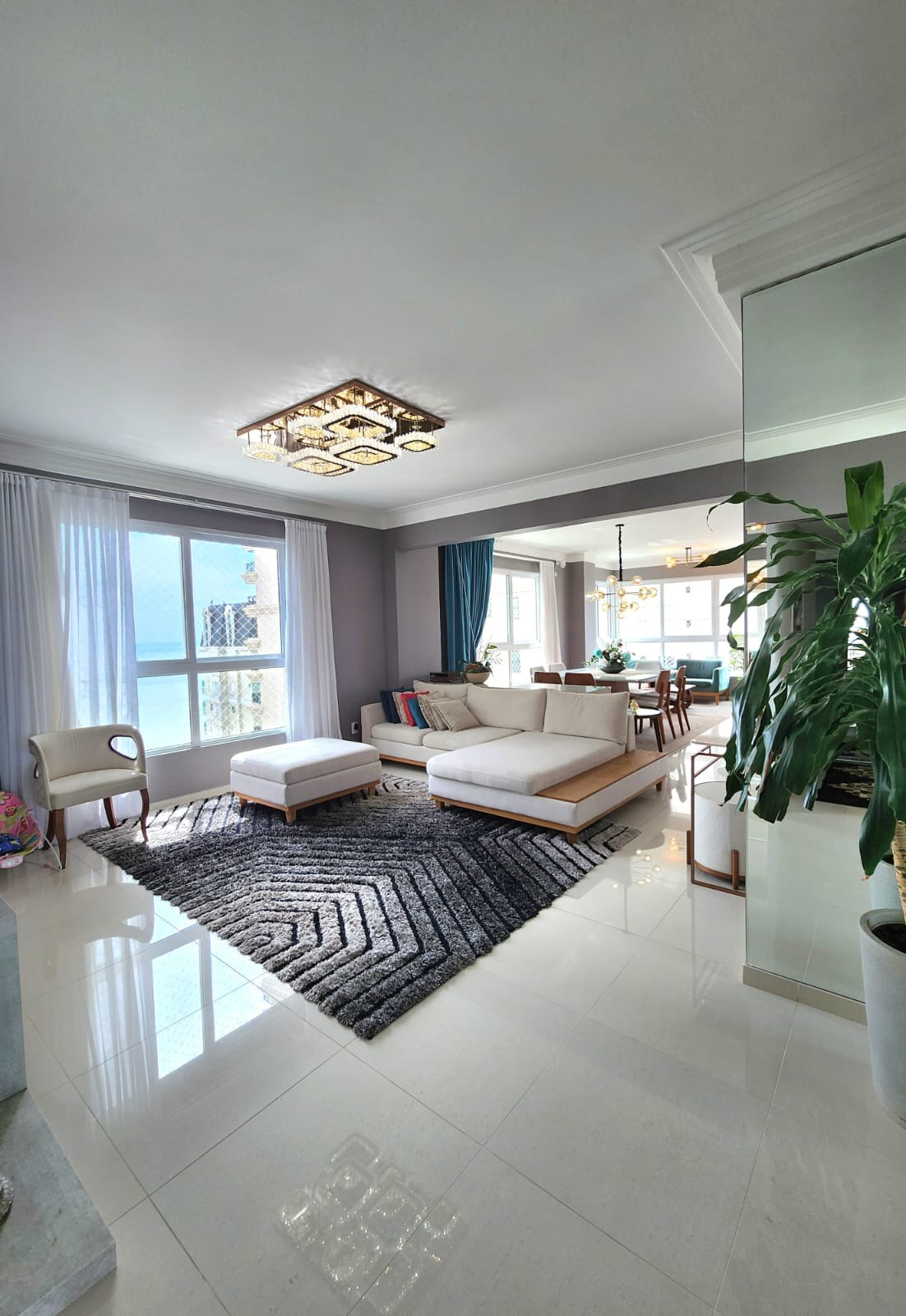 Central Tower - Apartamento 4 quartos Meia Praia Itapema