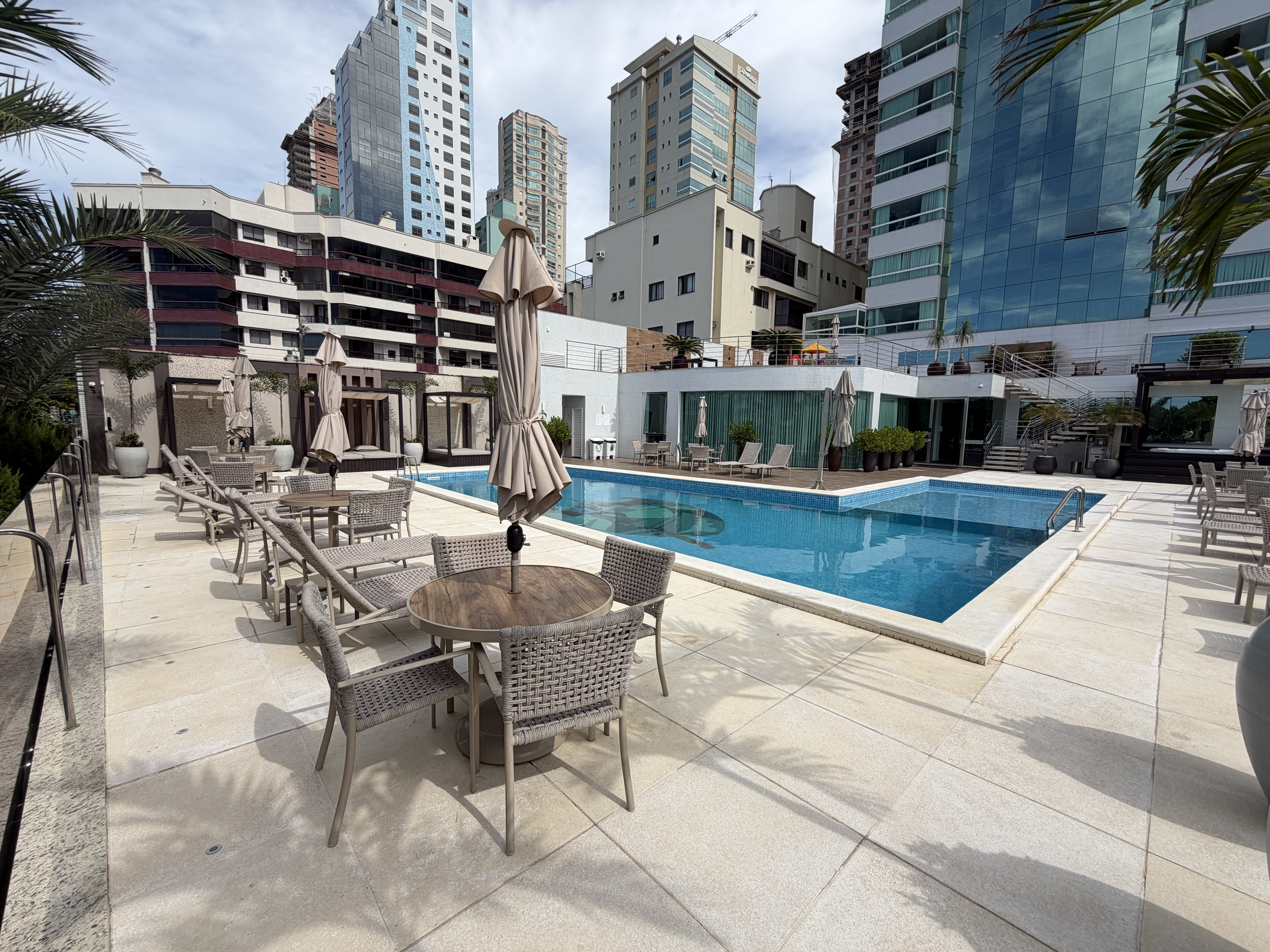 ED. VENEZIA RESIDENZIALE- AP. 501 — FRENTE MAR