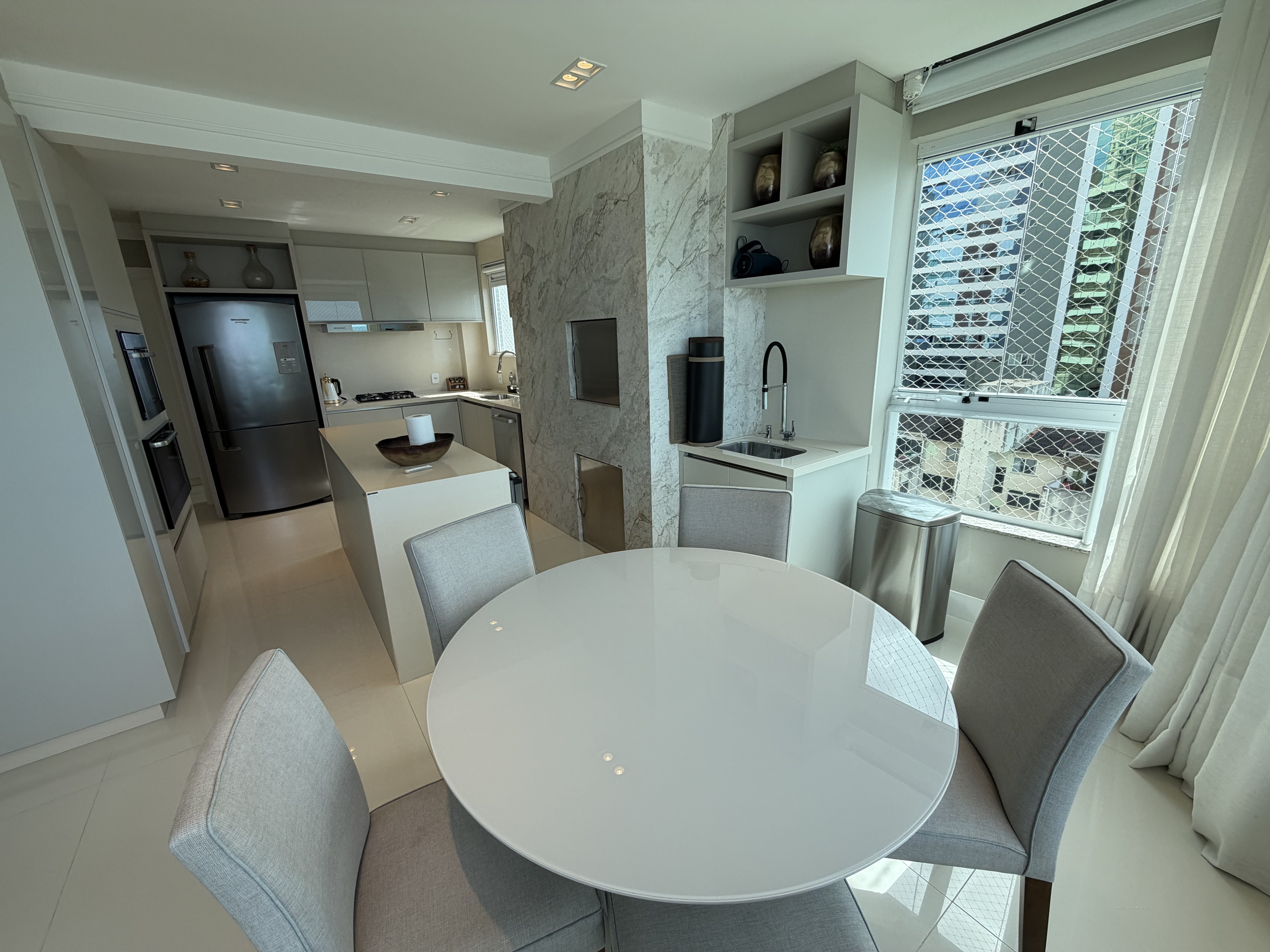 ED. VENEZIA RESIDENZIALE- AP. 501 — FRENTE MAR