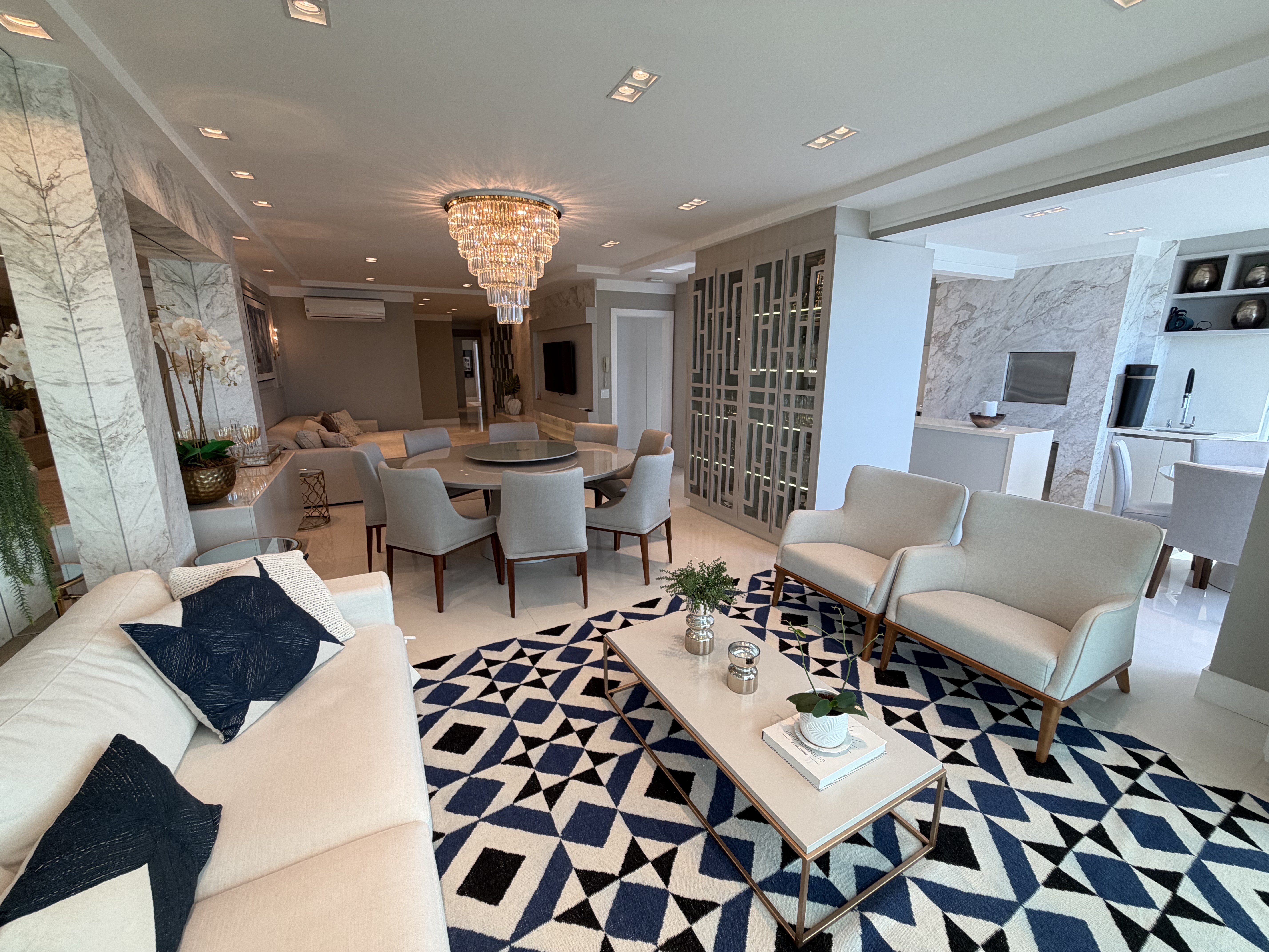 ED. VENEZIA RESIDENZIALE- AP. 501 — FRENTE MAR