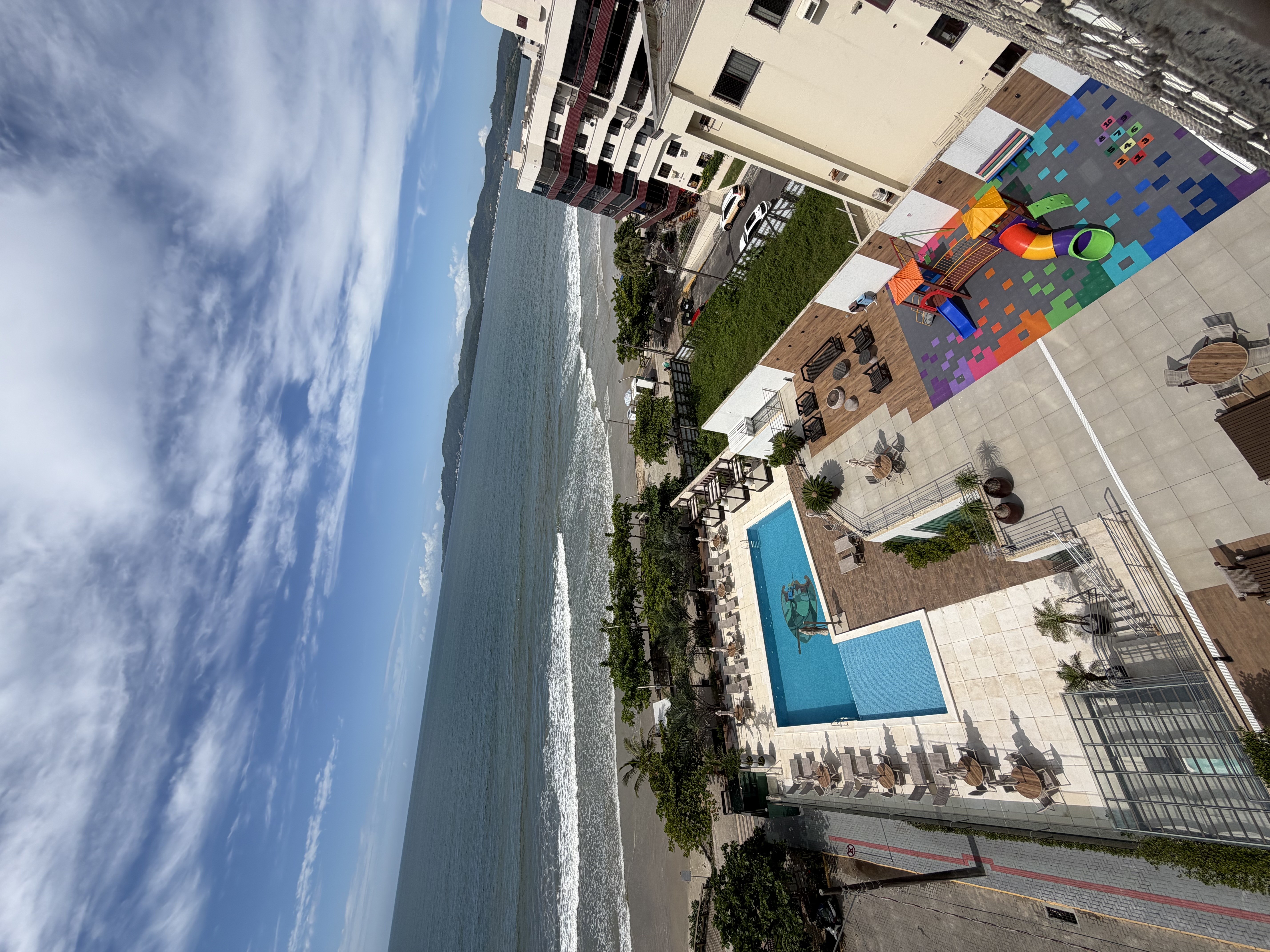 ED. VENEZIA RESIDENZIALE- AP. 501 — FRENTE MAR