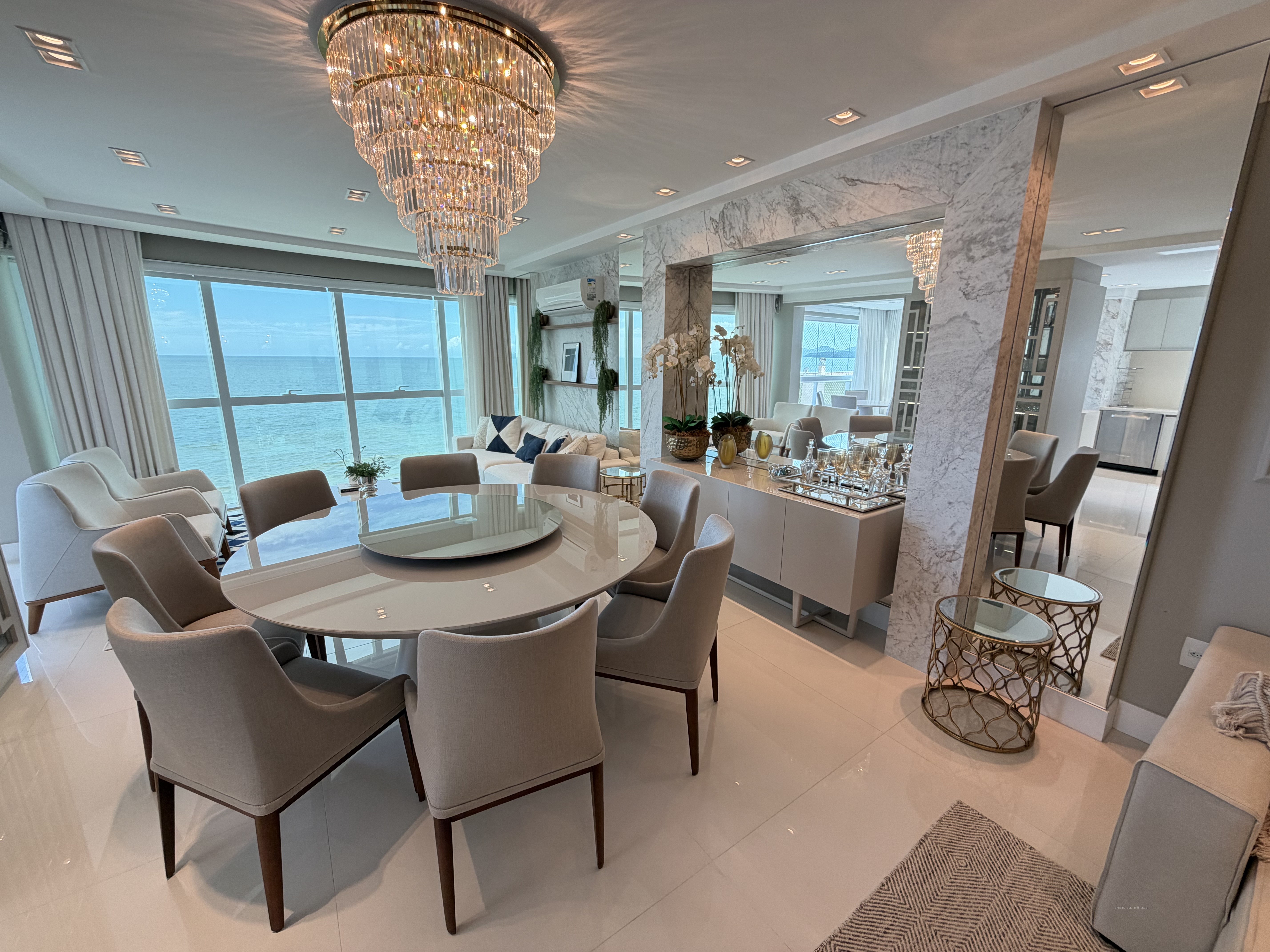 ED. VENEZIA RESIDENZIALE- AP. 501 — FRENTE MAR