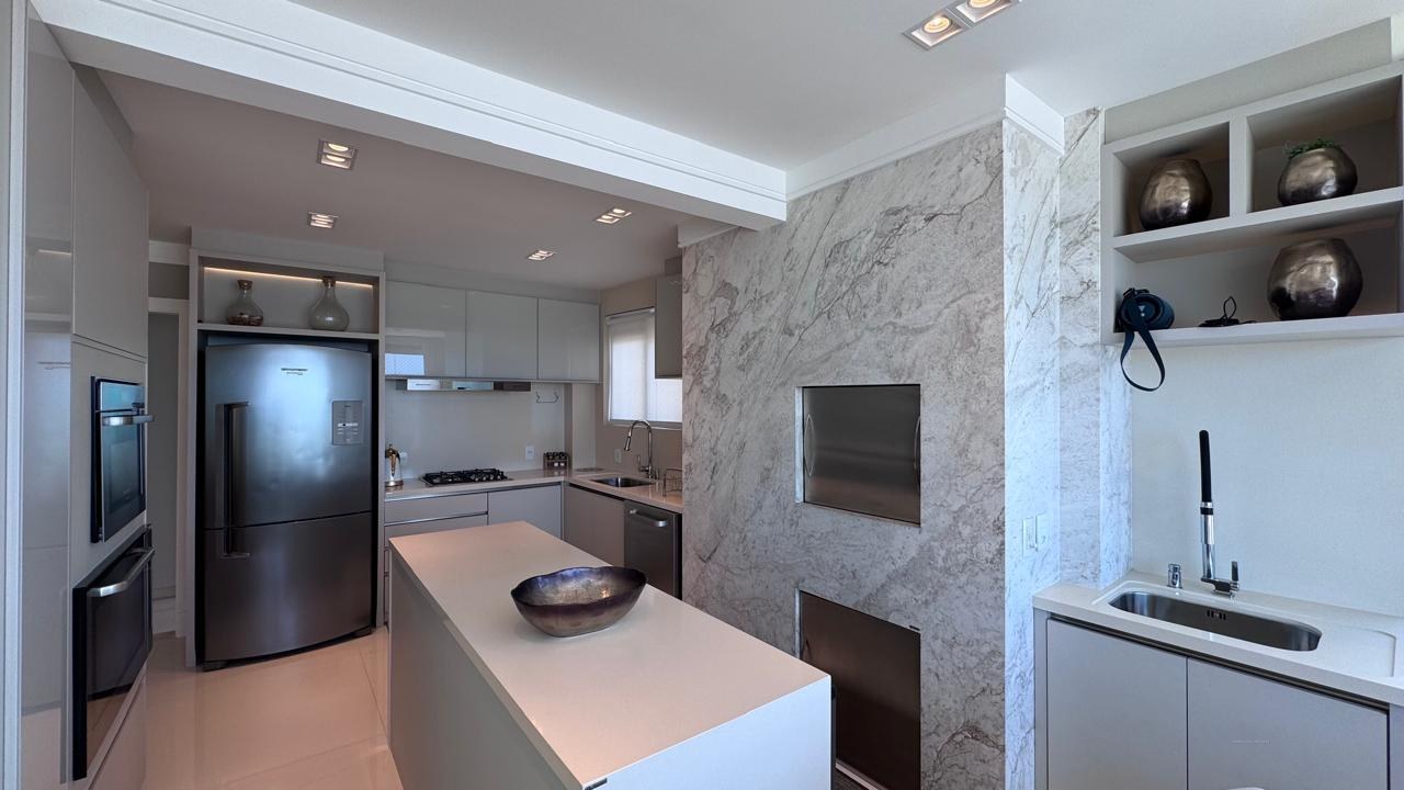 ED. VENEZIA RESIDENZIALE- AP. 501 — FRENTE MAR