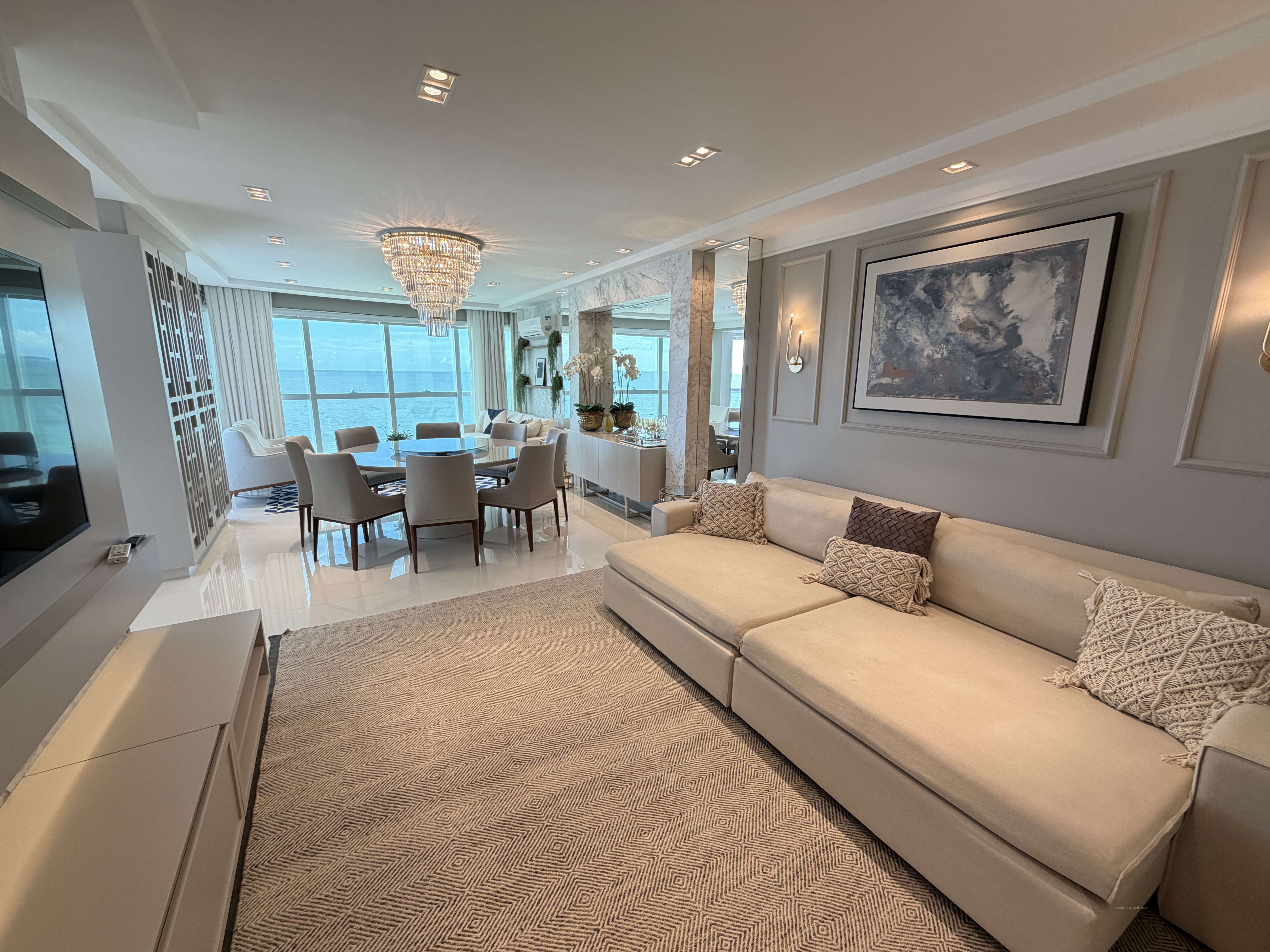 ED. VENEZIA RESIDENZIALE- AP. 501 — FRENTE MAR