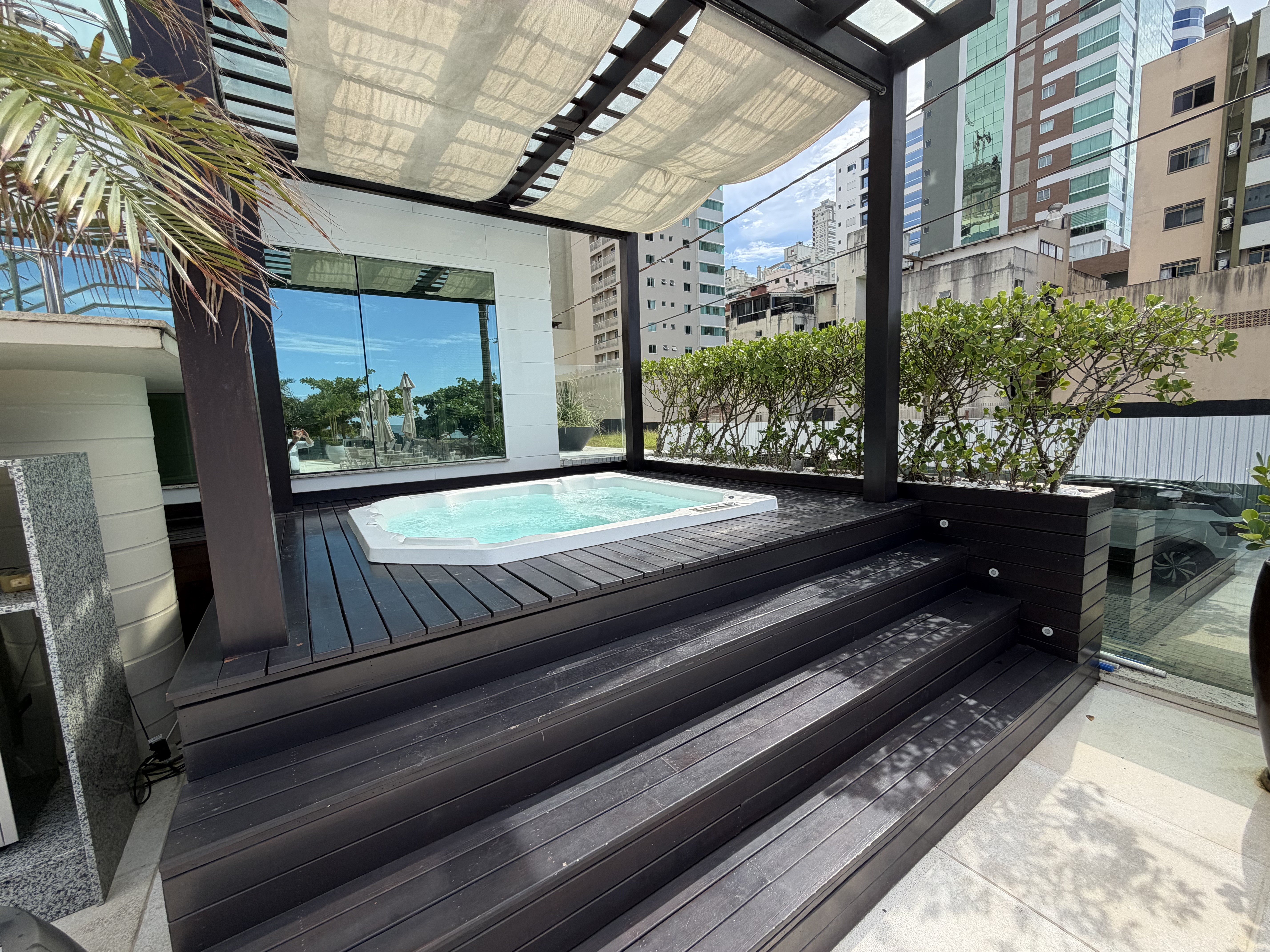 ED. VENEZIA RESIDENZIALE- AP. 501 — FRENTE MAR