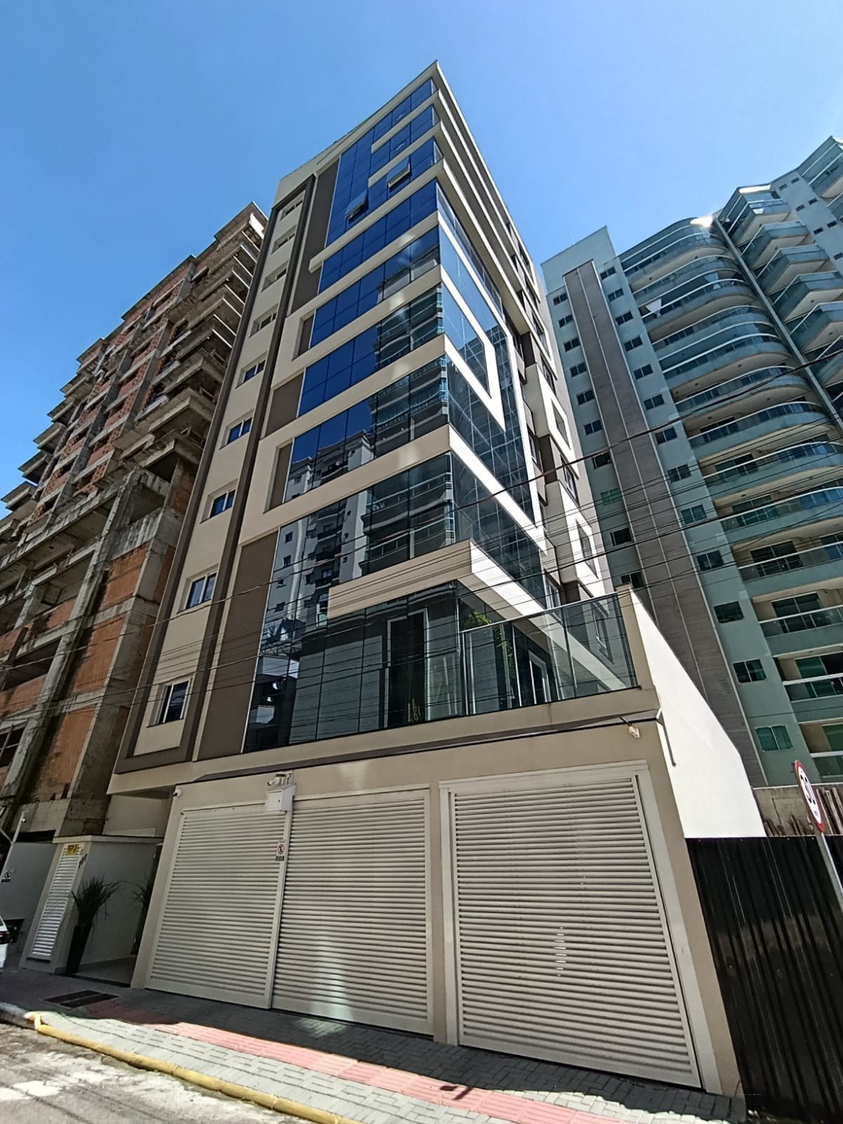 Ed. Midas Palace — Apartamento 201