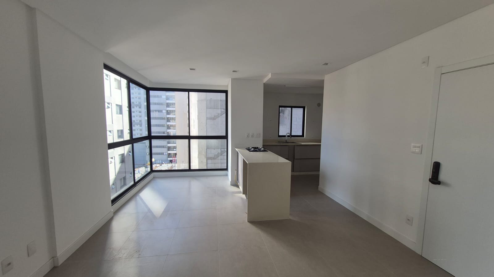 Apartamento 70m² — (Locação Anual)