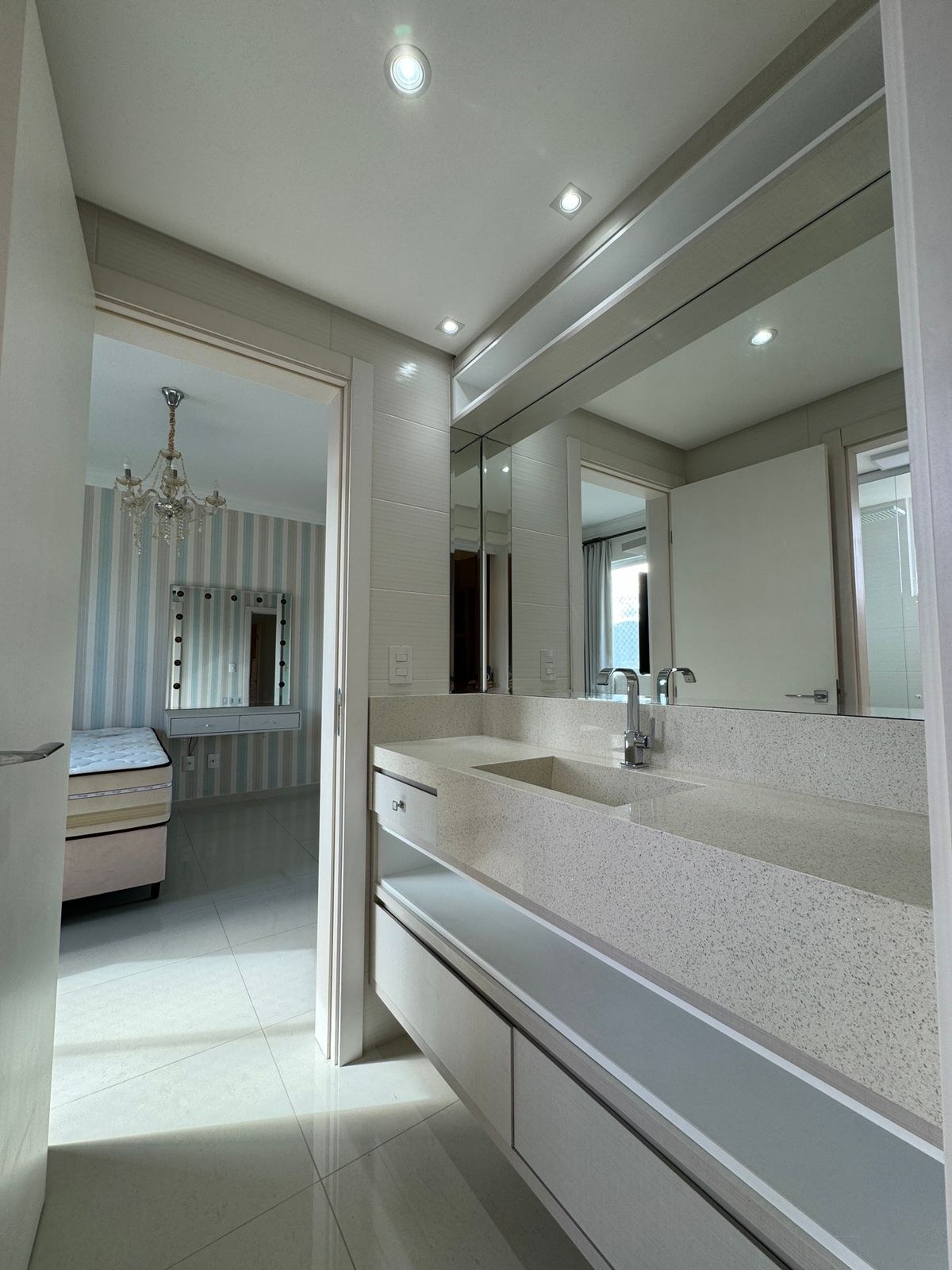 Central Tower  — APTO 1901