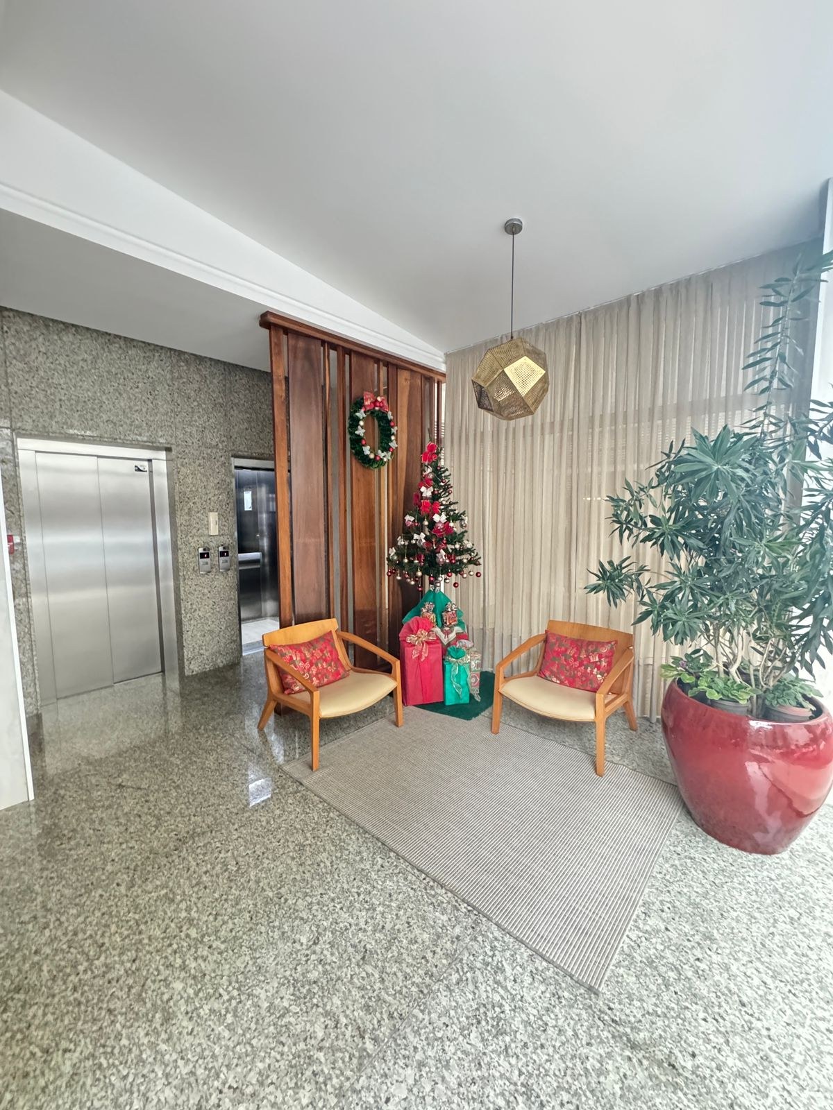 Central Tower  — APTO 1901