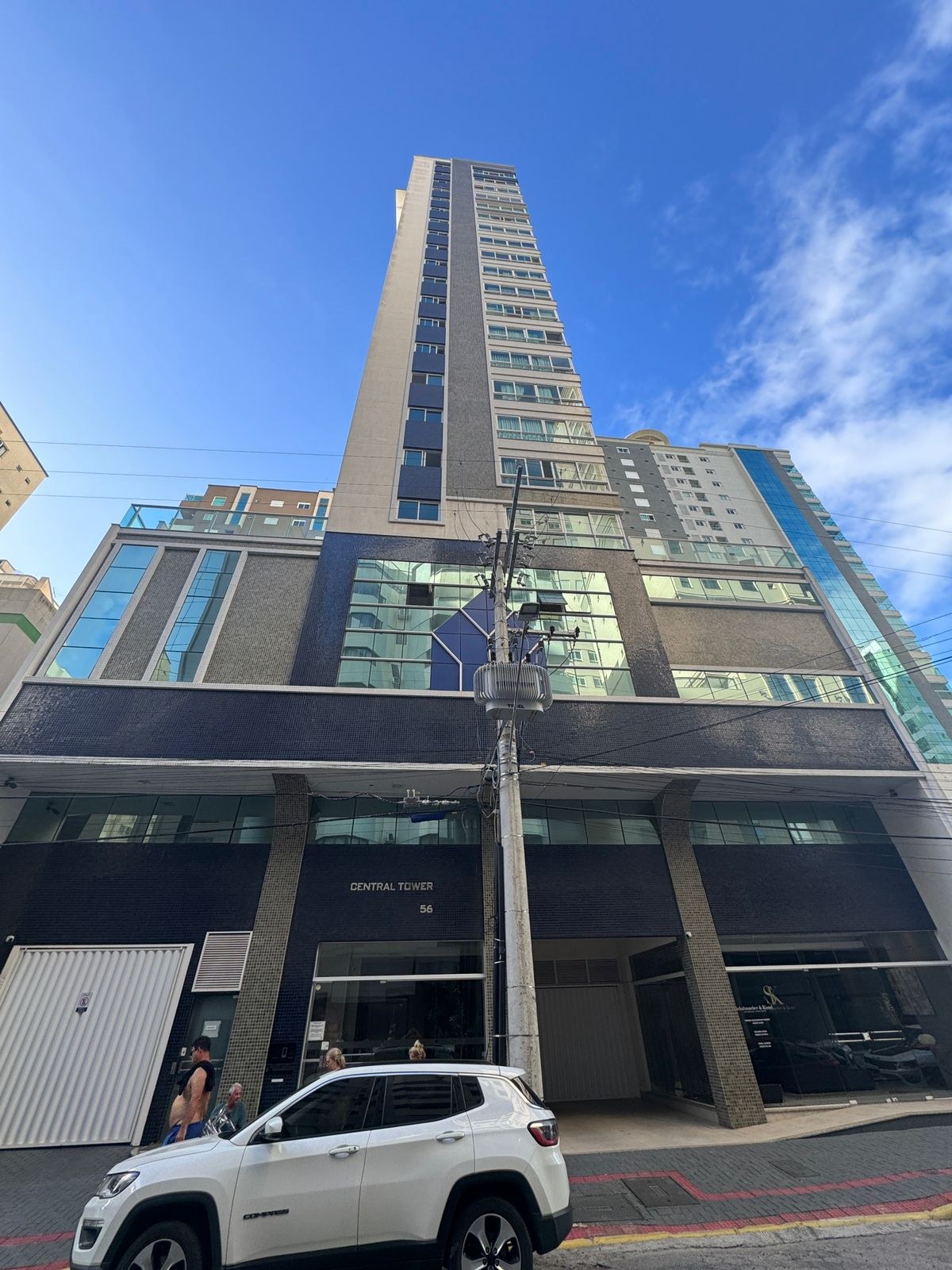 Central Tower  — Meia Praia - Andar Alto