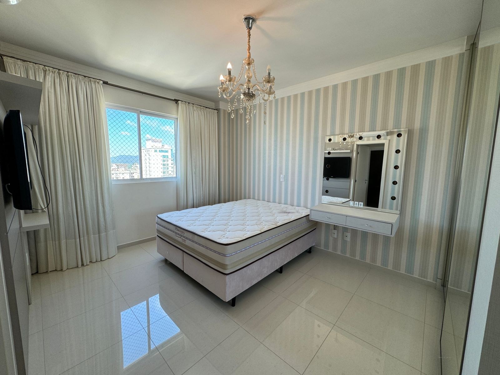 Central Tower  — APTO 1901