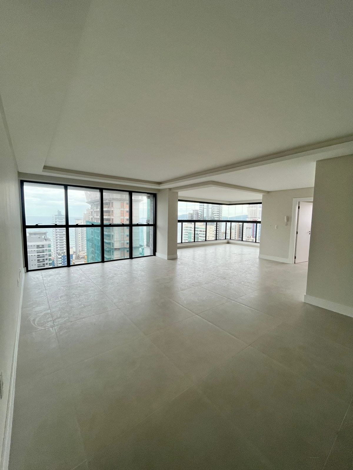 Times Square — Apto 1901 A - Equivalente ao 25º Andar