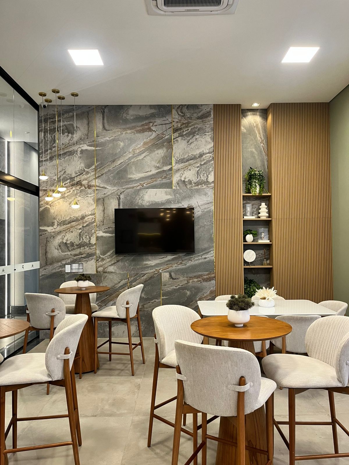 Times Square — Apto 1901 A - Equivalente ao 25º Andar