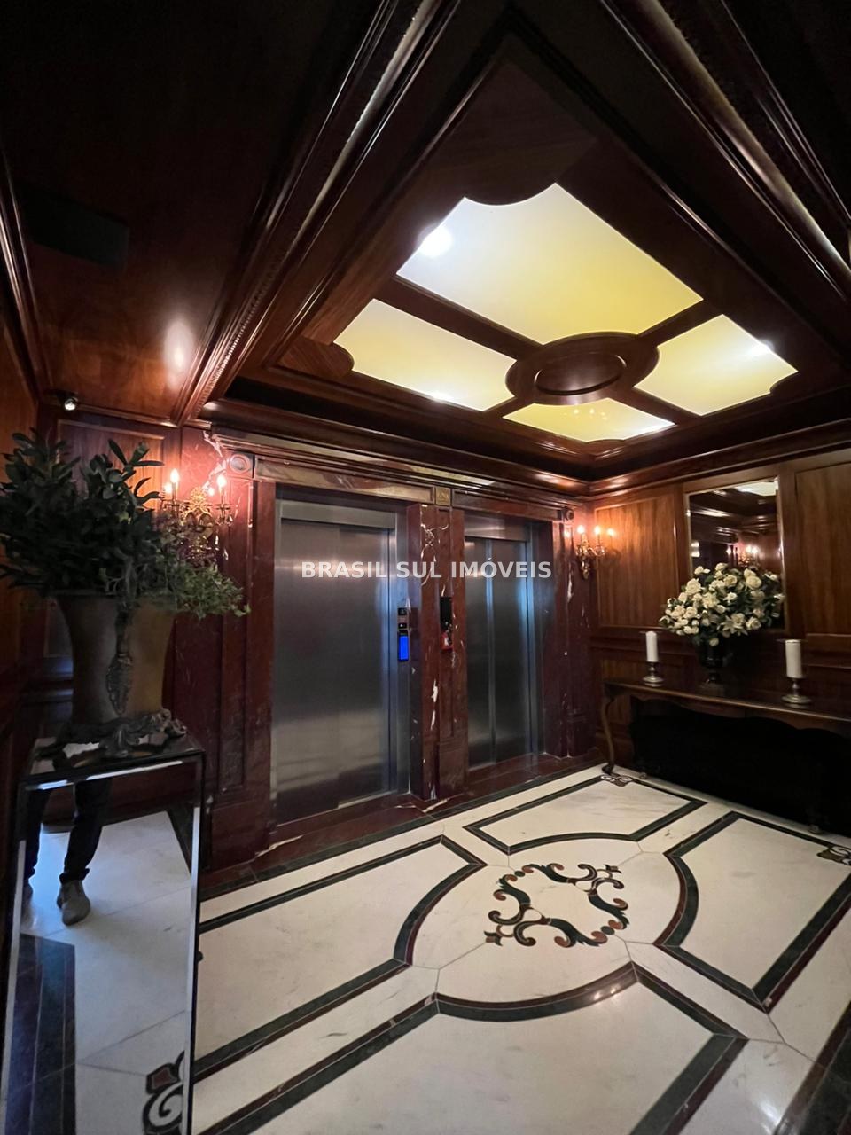 Edifício Vogue - CNA — Apartamento 1701